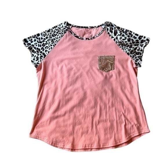 Tops - Boutique style top 3x peach w/cheetah print sleeves gold sequin chest pocket